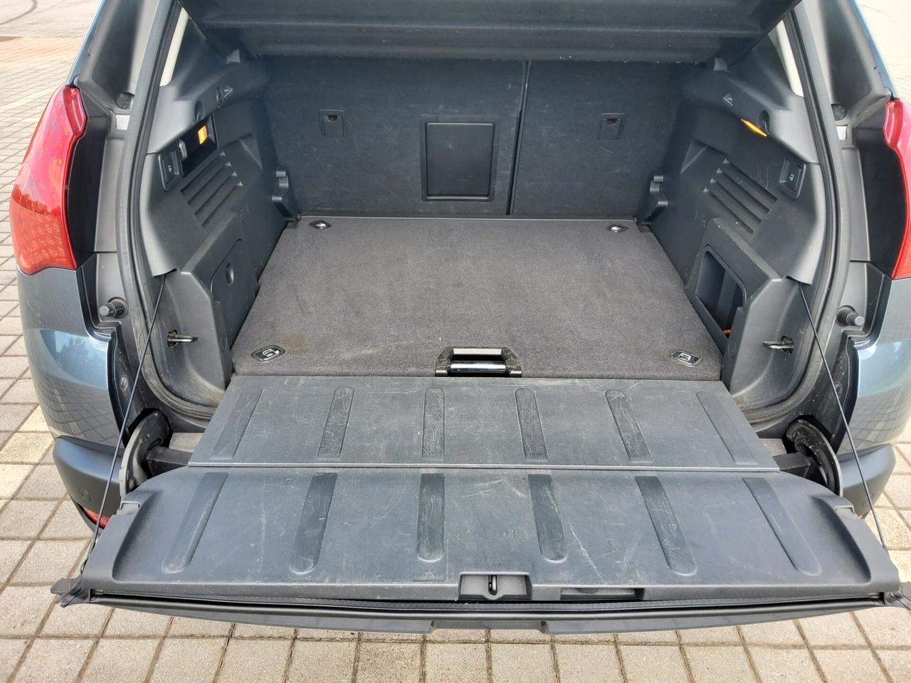 Peugeot 3008 1.6 e-HDi 112CV cambio robotizzato Stop&Start Allure