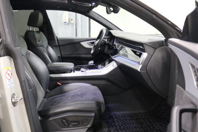 AUDI Q8 55 TFSI quattro tiptronic Sport PLUS S-LINE