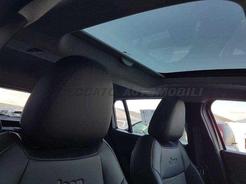 Jeep Avenger Avenger E-Hybrid Avenger Tech& Sky 1.2 110cv Dct Mhev