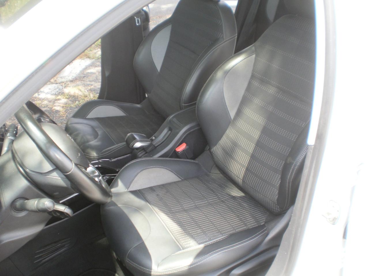 Peugeot 2008 BlueHDi 100 S&S Allure