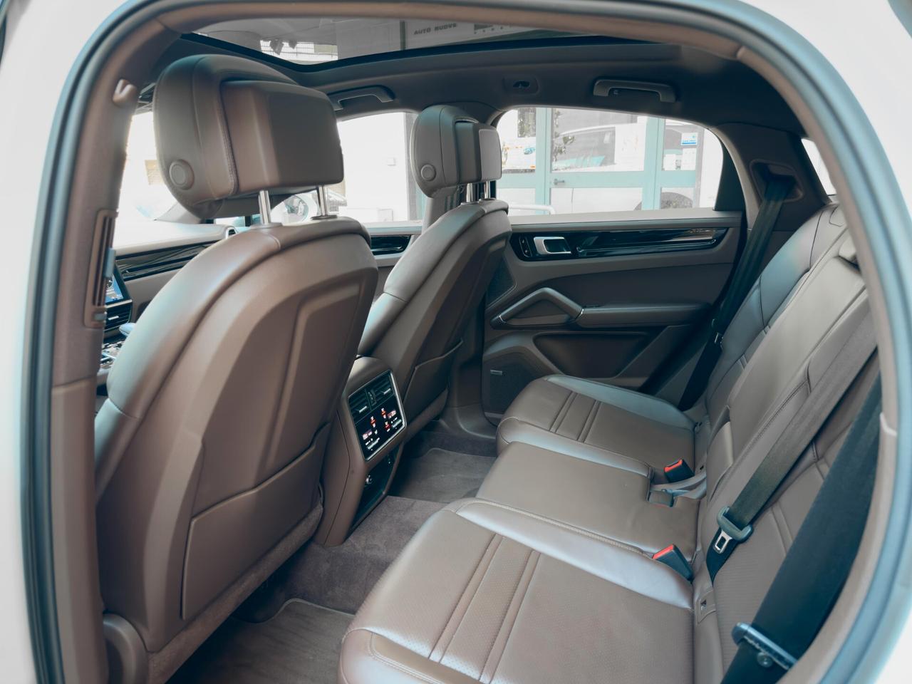 Porsche Cayenne 3.0 V6 340 cv