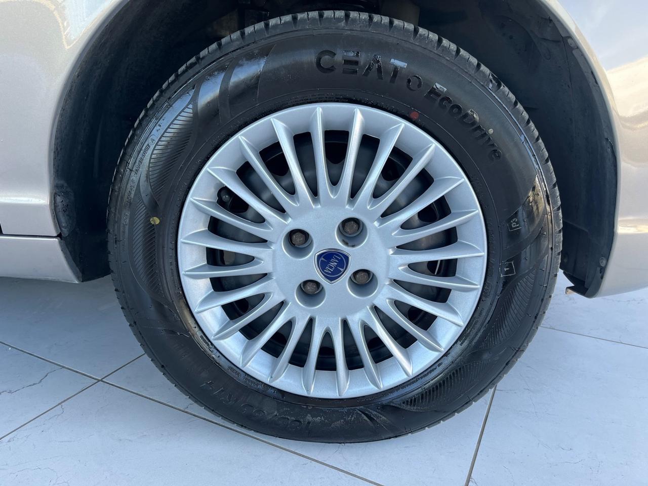 Lancia Ypsilon 1.2 BENZINA