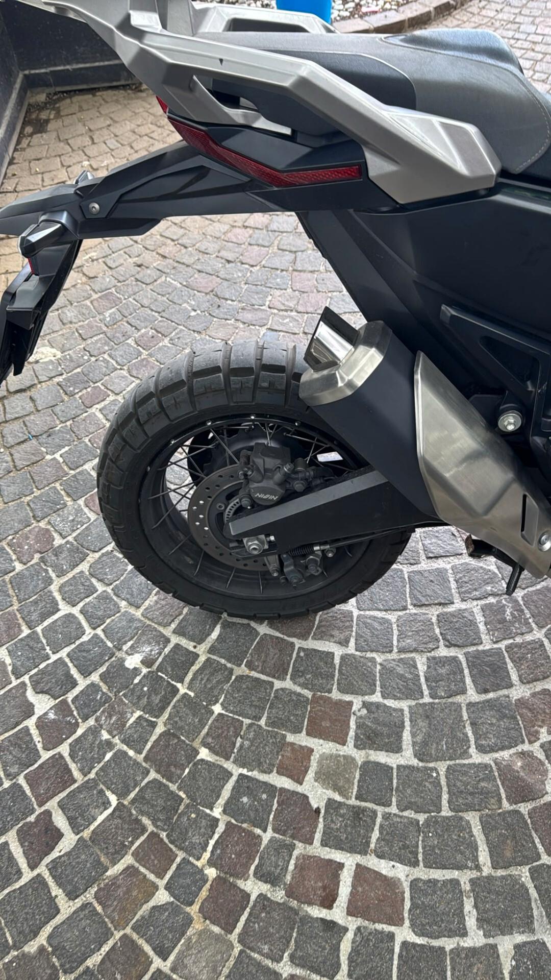 Honda X-ADV 750 sport ET35687