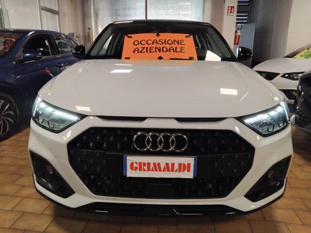AUDI A1 citycarver 30 TFSI S tronic Identity Contrast