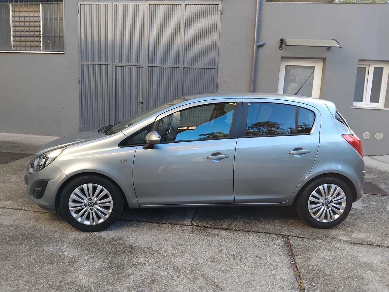 Opel Corsa 1.2 gpl garanzia