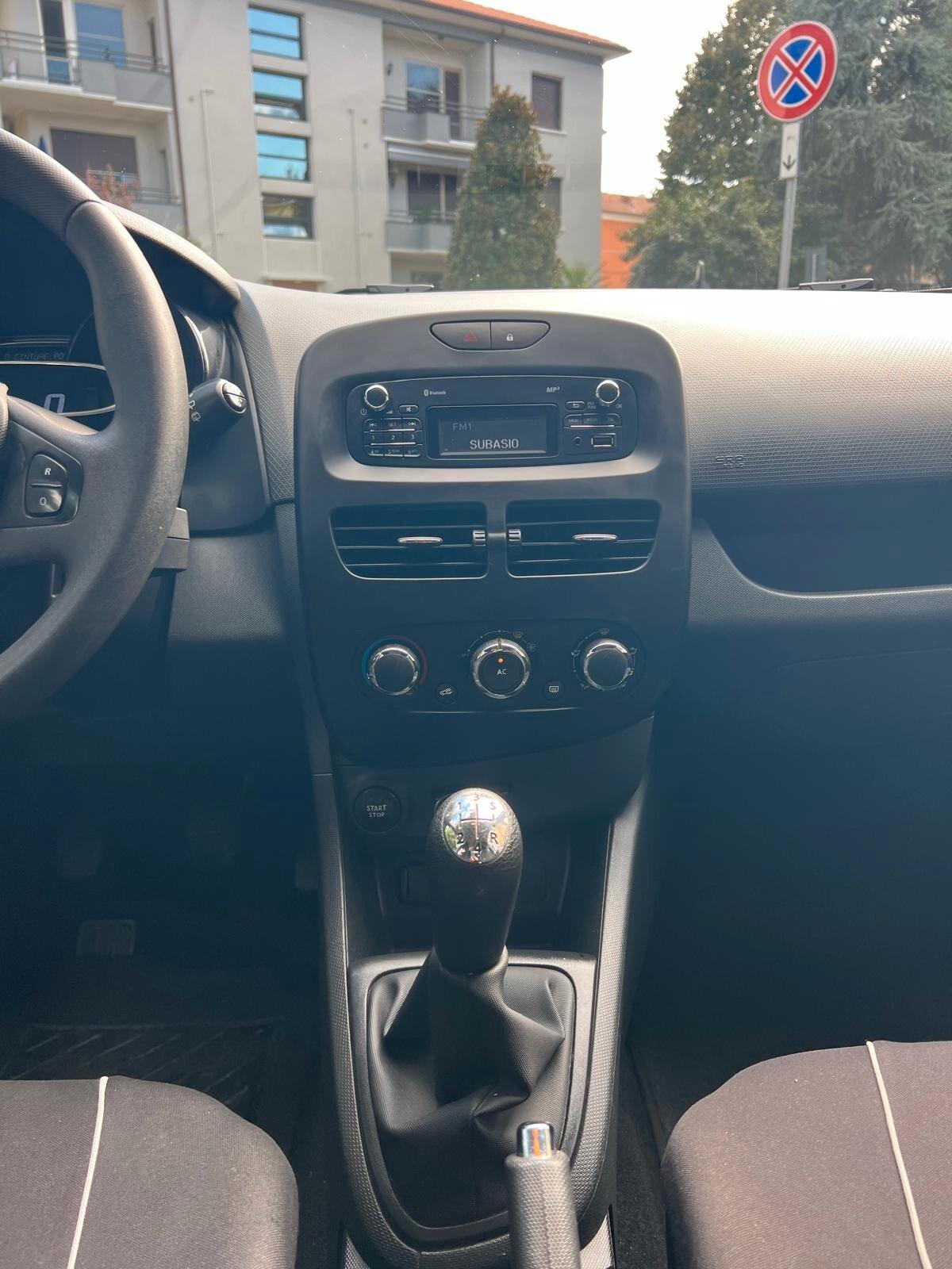 RENAULT CLIO 1.2 5P 73CV LIVE NEOPATENTATI