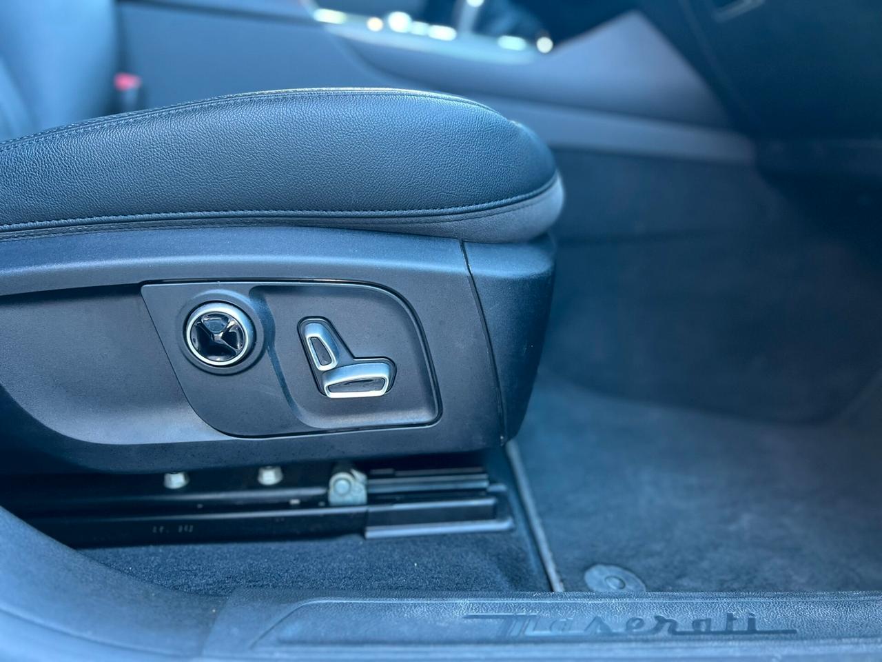 Maserati Levante 2.0 mhev 330 CV AWD GT TETTO ITALIANA