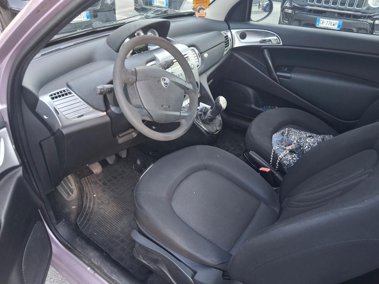 Lancia Ypsilon 1.3 MJT 75 CV Diva