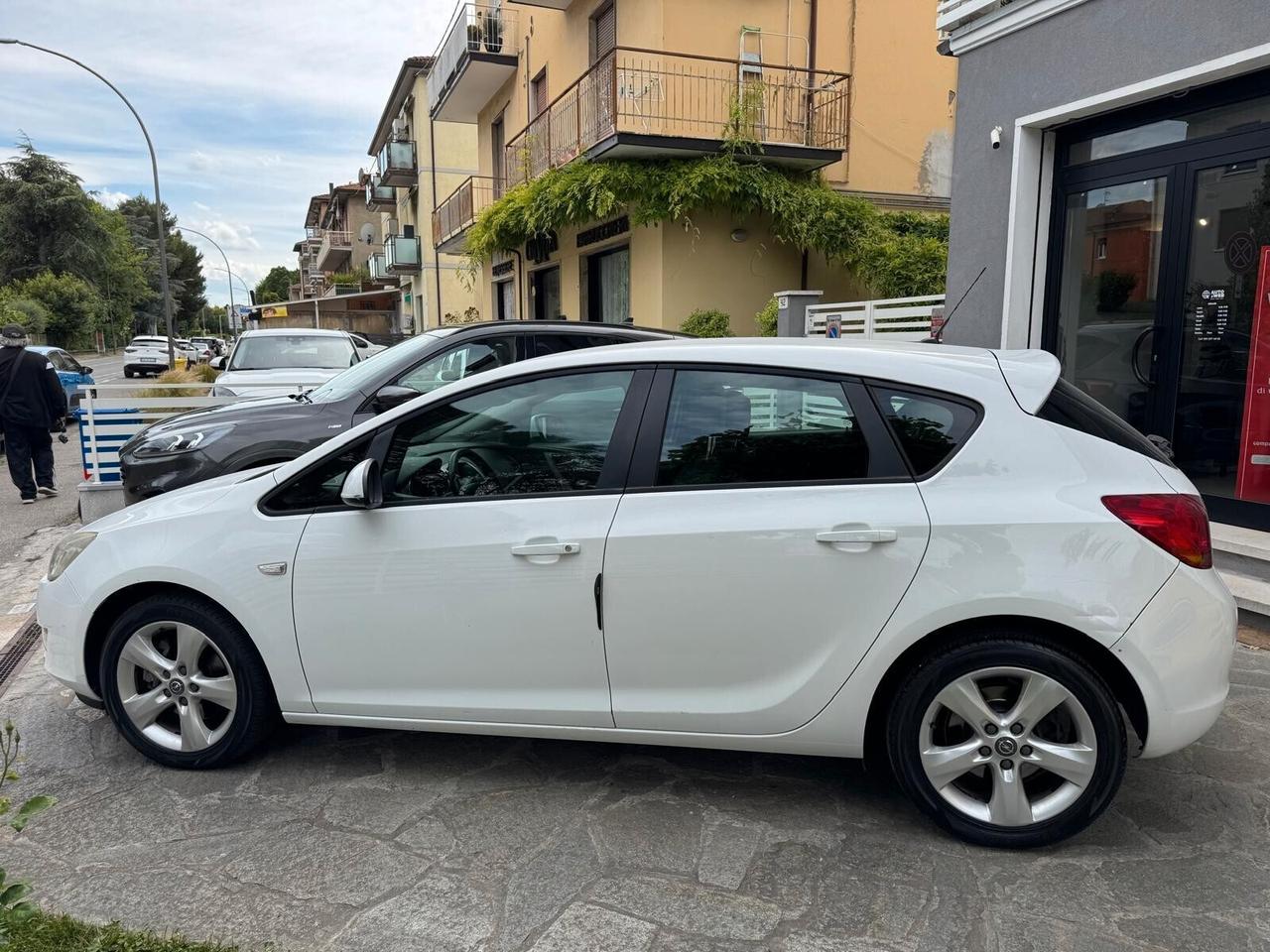 OPEL ASTRA 1.7 CDTI 110cv 5p COSMO NEOPATENT