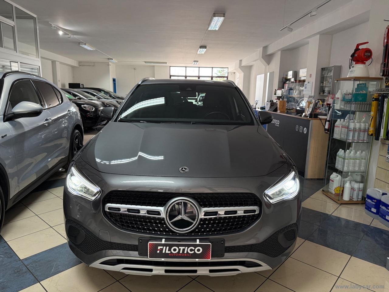 MERCEDES-BENZ GLA 200 d Automatic Sport FARI FULL LED - CARPLAY