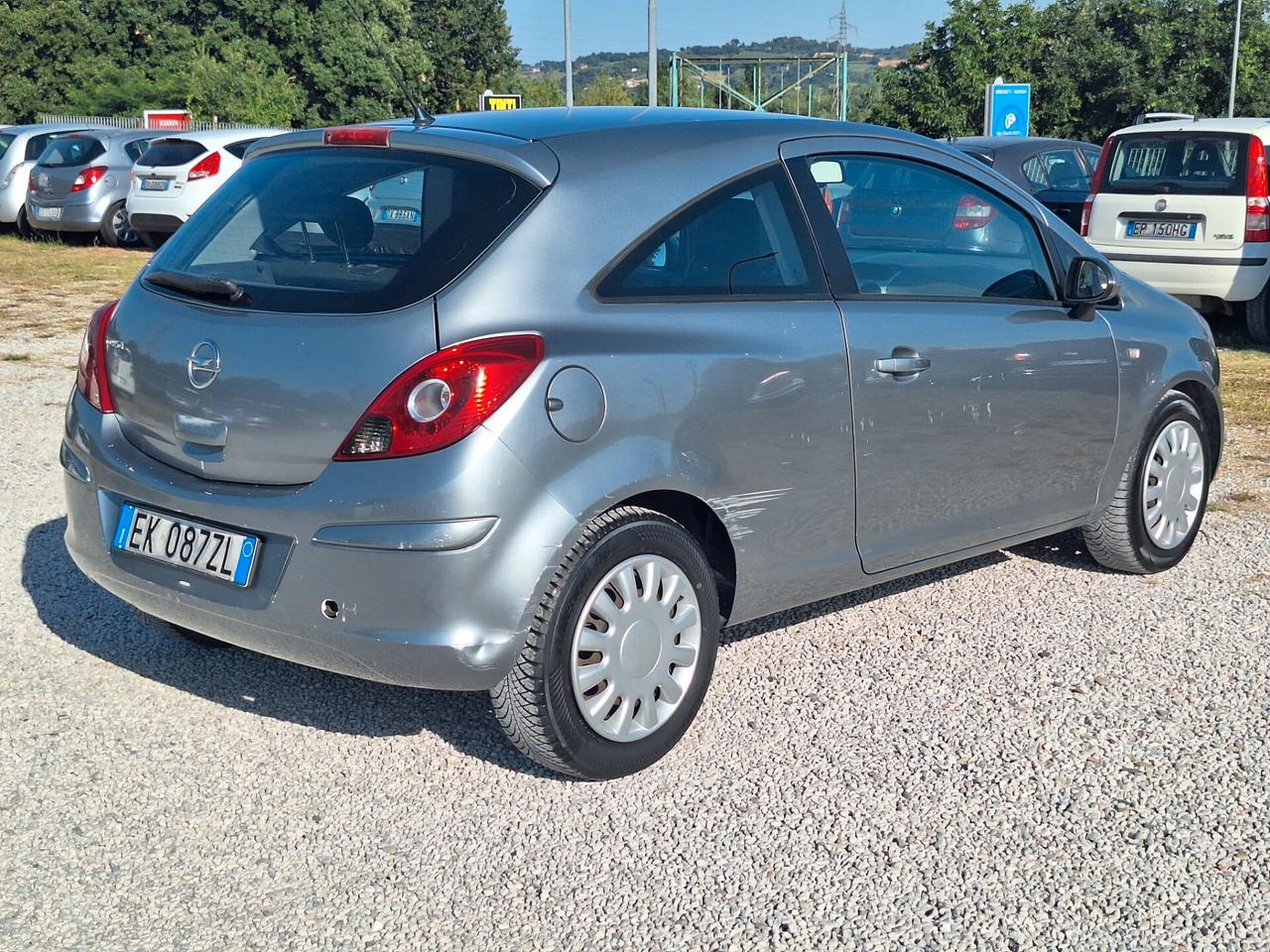 Opel Corsa 2013 1.2 85CV 3 porte GPL €5 24/25€ FA 450KM OCCASIONE