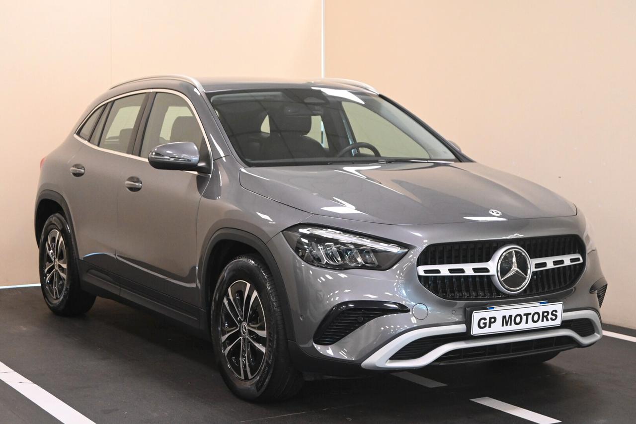 MERCEDES GLA (H247) GLA 180 d Automati...