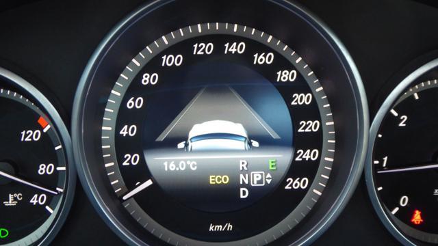 MERCEDES-BENZ E 220 CDI BlueTEC