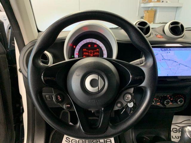 SMART ForTwo 1.0 Benzina Black Passion Strafull