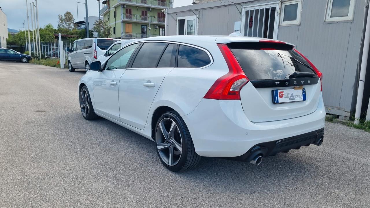 Volvo V60 D4 Geartronic R-design Momentum