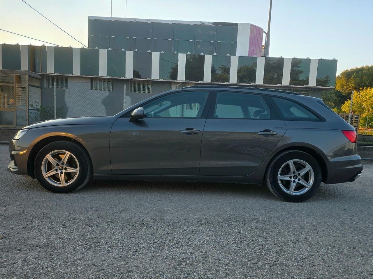 Audi A4 Avant 40 TDI S tronic Business