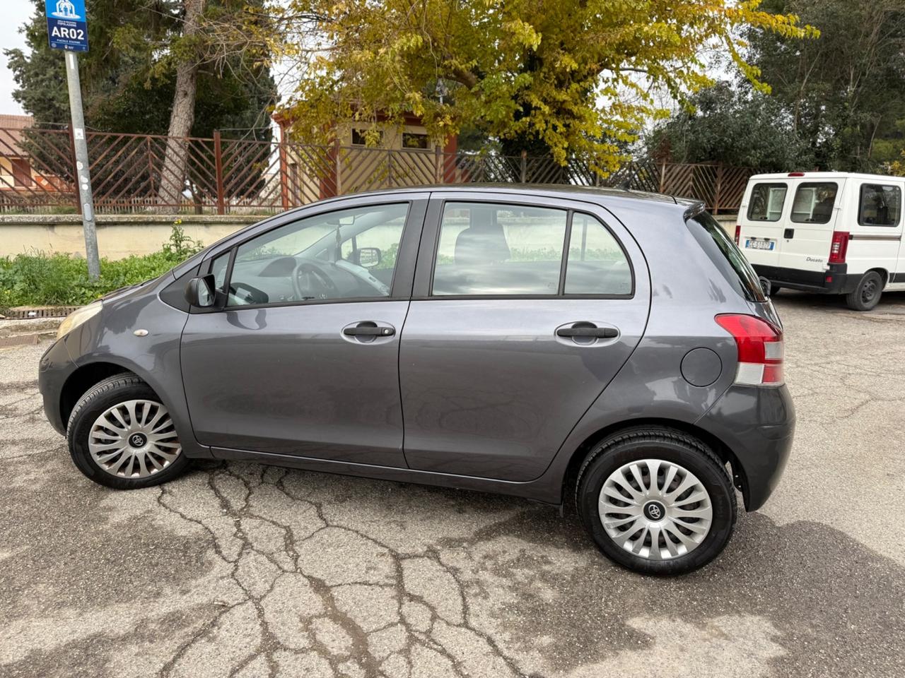 Toyota Yaris 1.0 5 porte Now