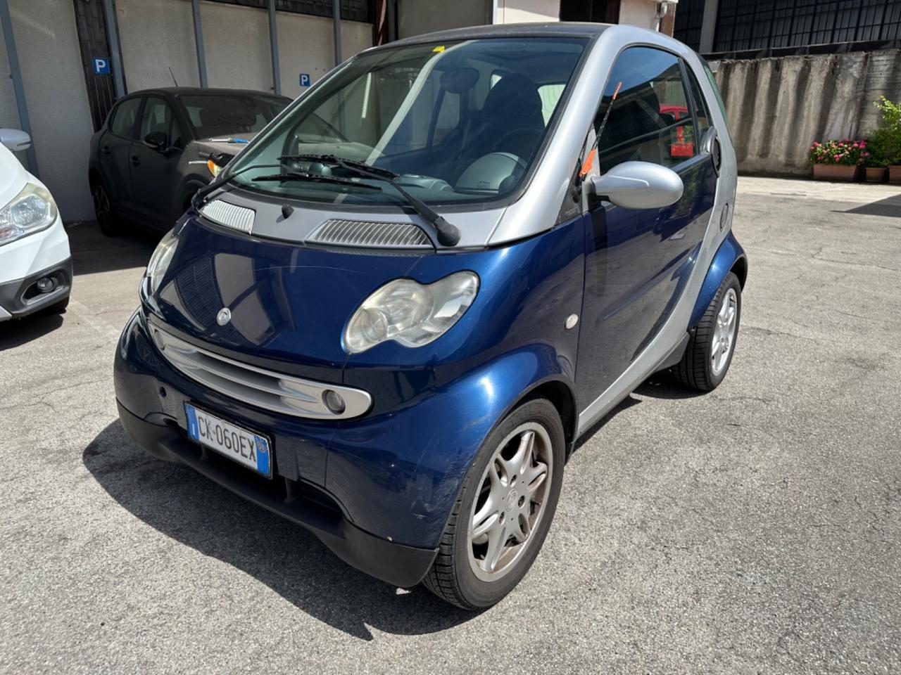 Smart ForTwo 700 coupé - Autonavigli