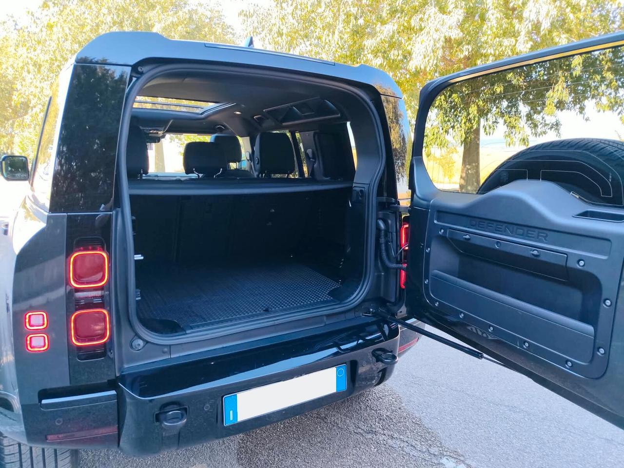 Land Rover Defender 110 3.0D I6 200 CV AWD Auto X-Dynamic SE