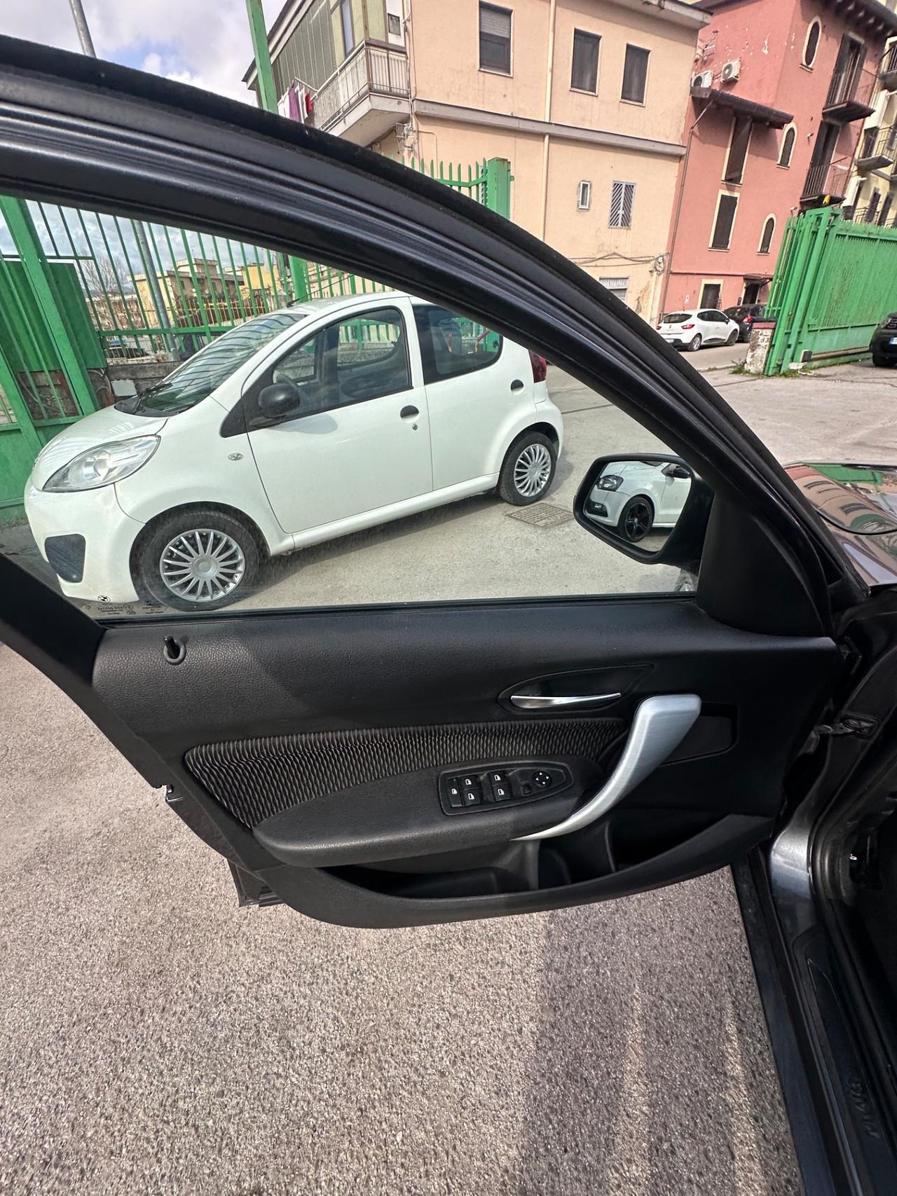 Bmw 116 116d 5p. Urban