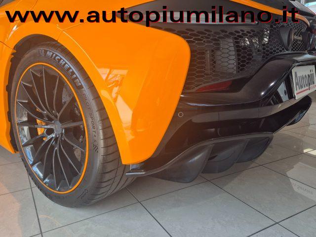 MCLAREN Artura Artura