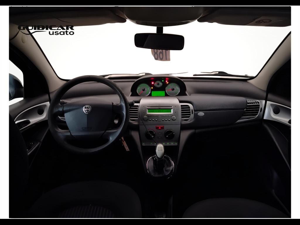 LANCIA Ypsilon II 2007 - Ypsilon 1.2 8v New Oro (oro)