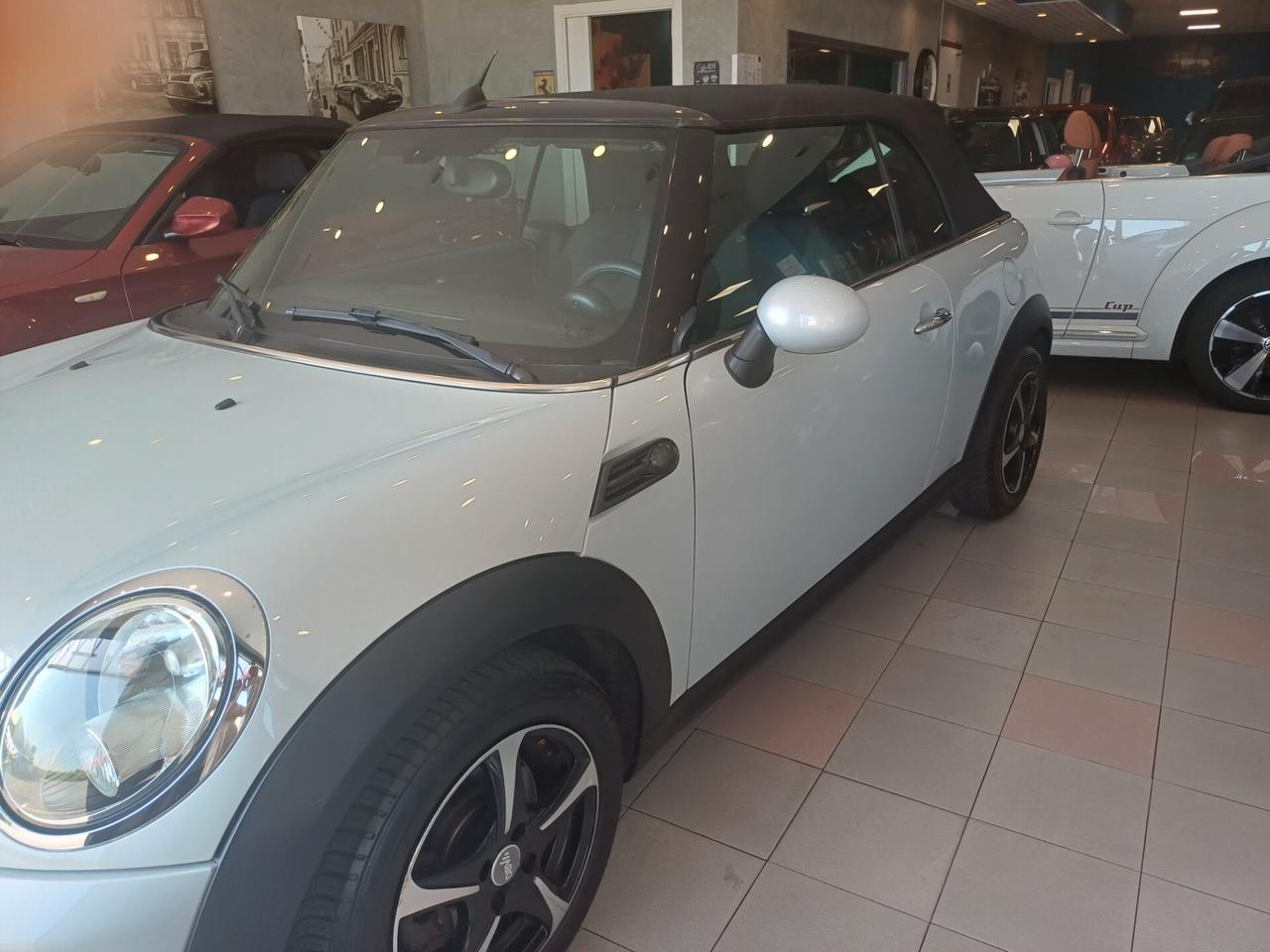 Mini Cooper Cabrio 1.6 White silver metallic