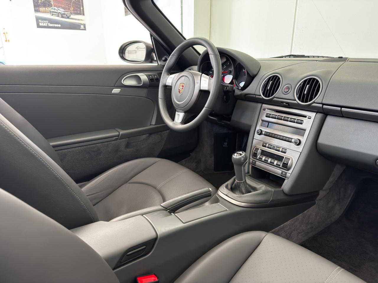 Porsche Boxster 2.7 24V solo 31519 km