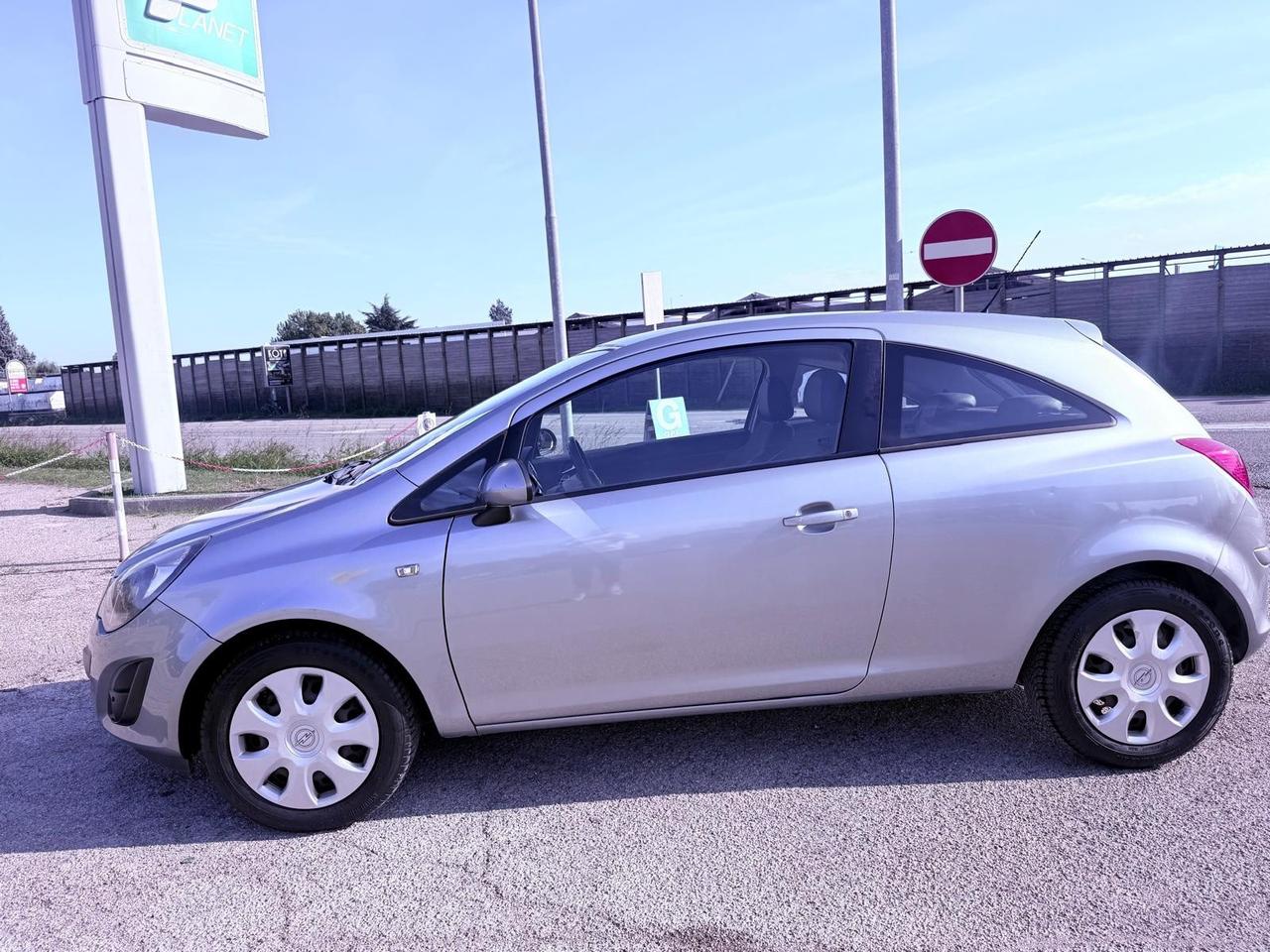 Opel Corsa 1.4 16V 3 porte b-color Ok neopatentati
