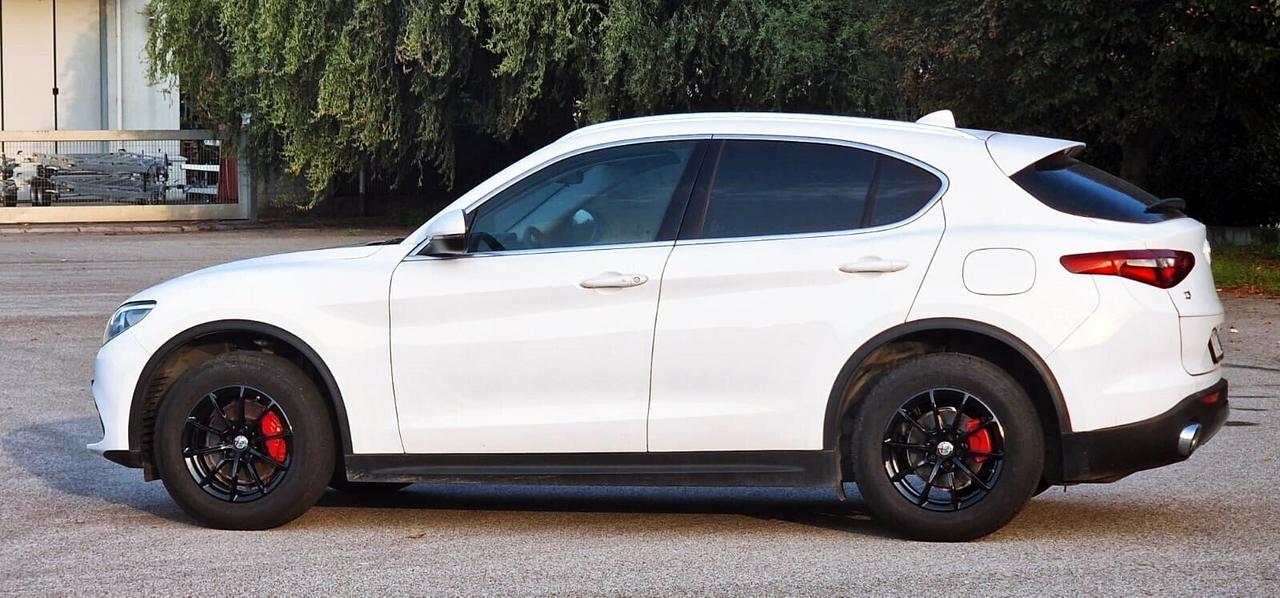 Alfa Romeo Stelvio 2.2 Turbodiesel 190 CV AT8 Q4 B-Tech