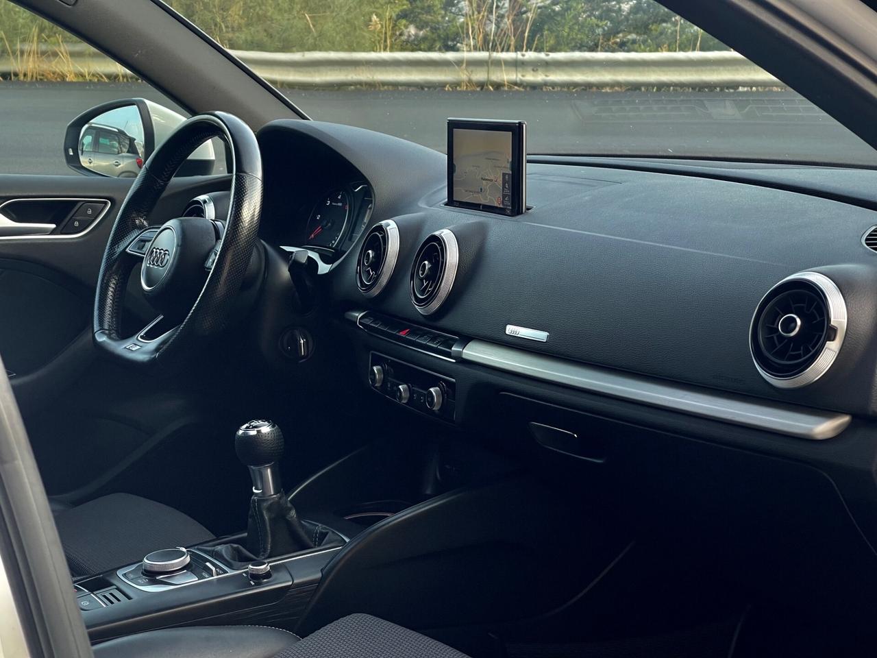 Audi A3 Sportback 2.0 Tdi 150cv S-Line - TETTO