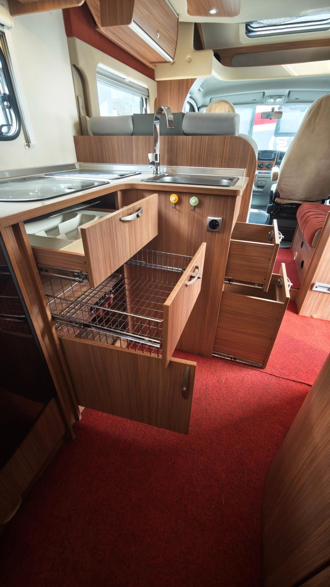 Burstner su Ducato 130cv con Gemelli e basculante