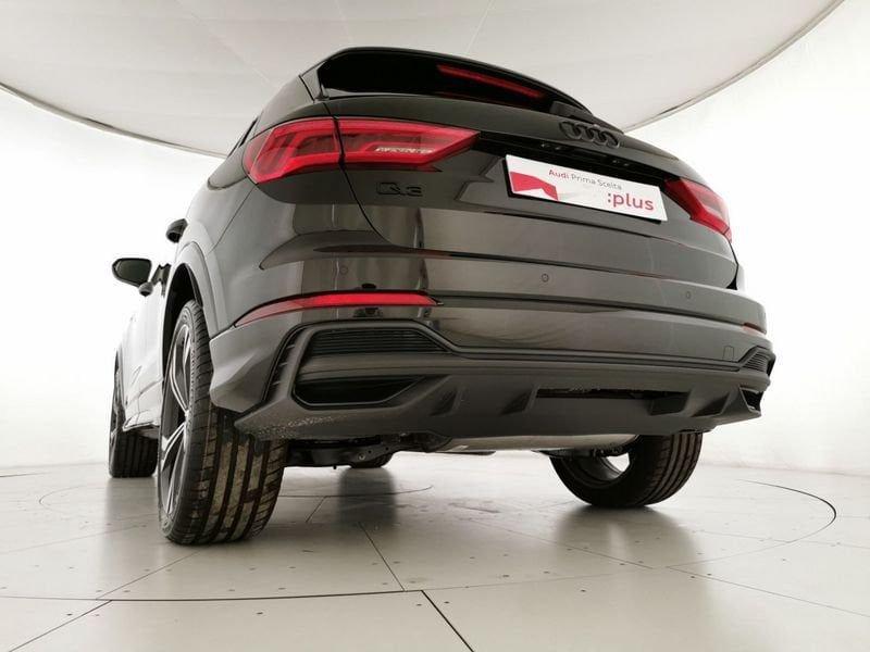 Audi Q3 35 1.5 tfsi Identity Black