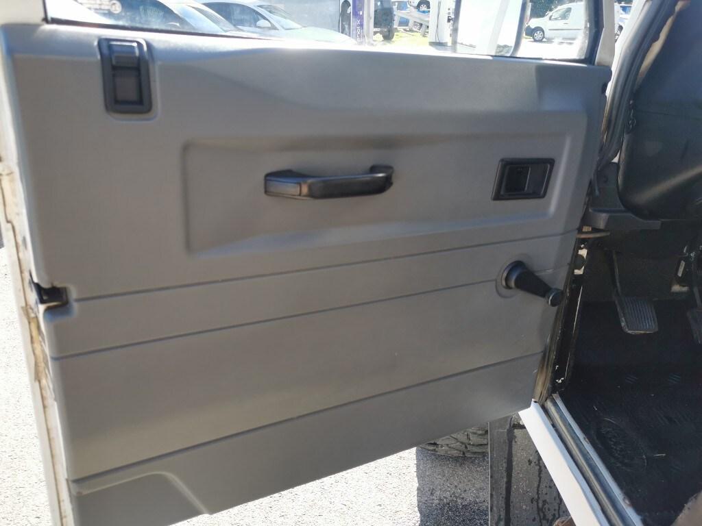LAND ROVER Defender Defender 90 2.5 Td5 Station...