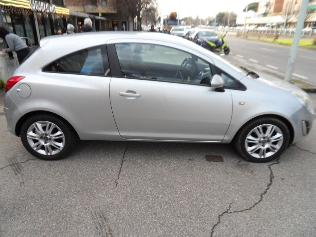 Opel Corsa 1.2 3 porte Elective