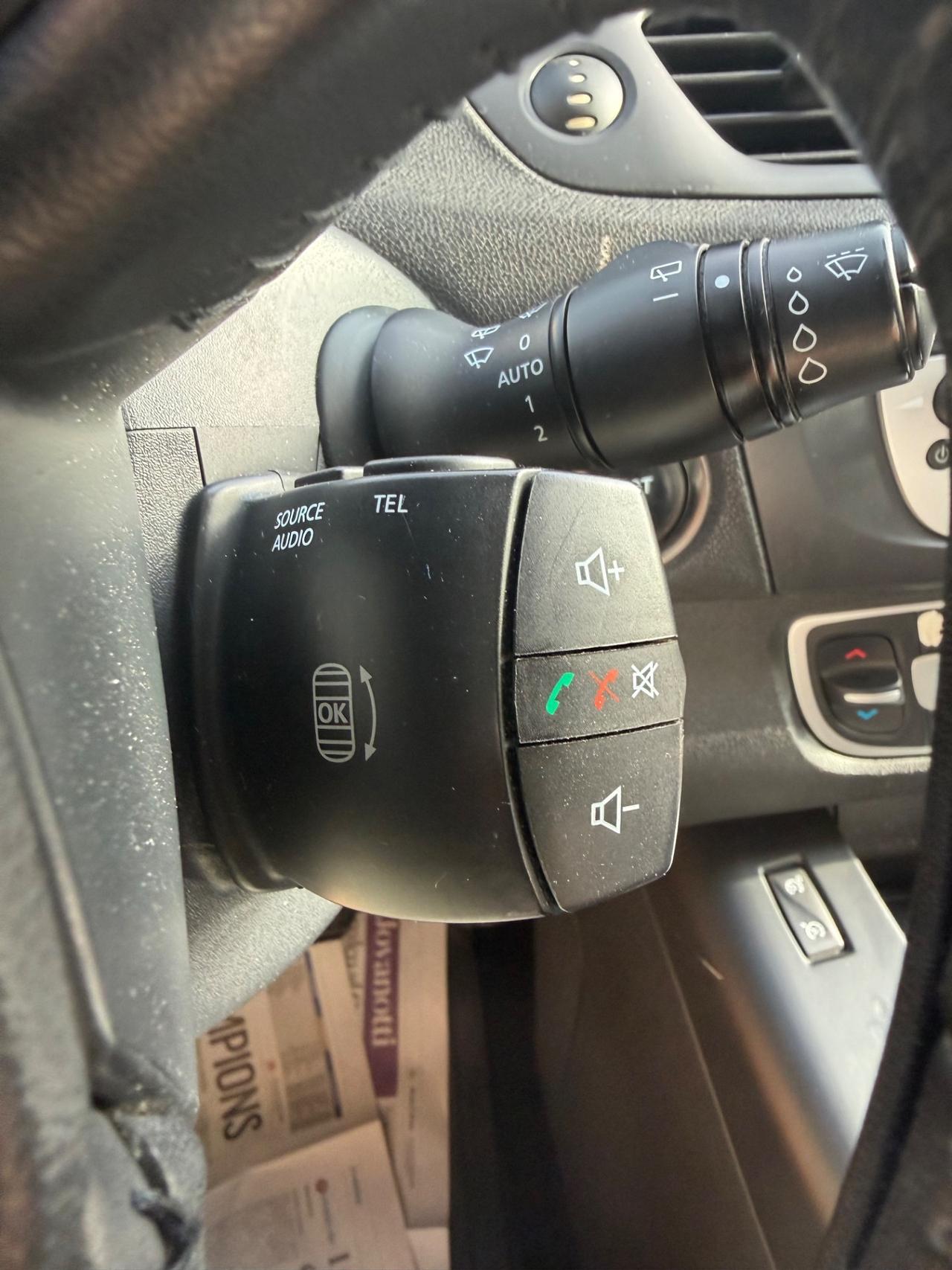 Renault Scenic Scénic XMod dCi 110 CV EDC Limited