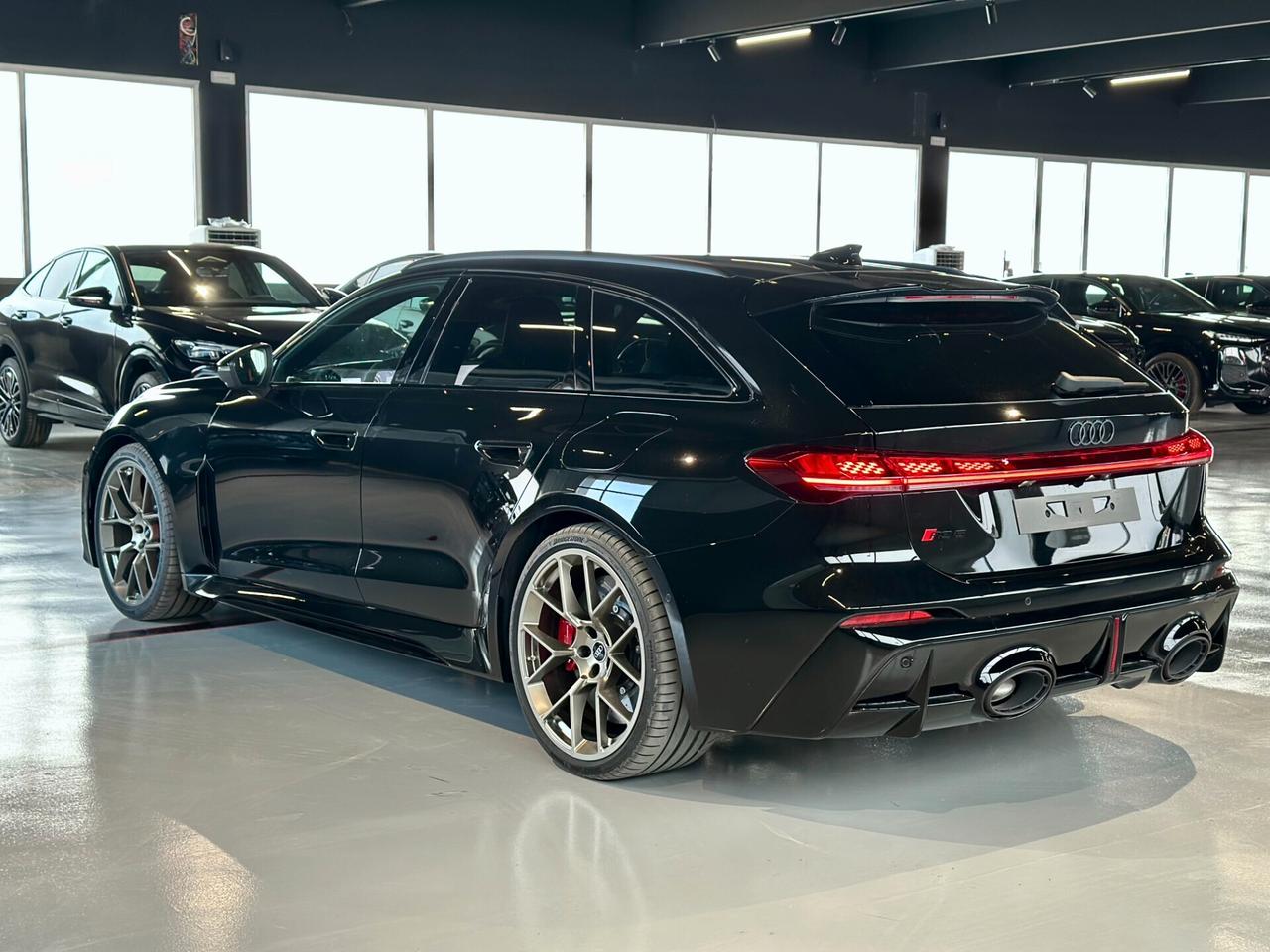 Audi RS5 Performance e-hybrid 639cv