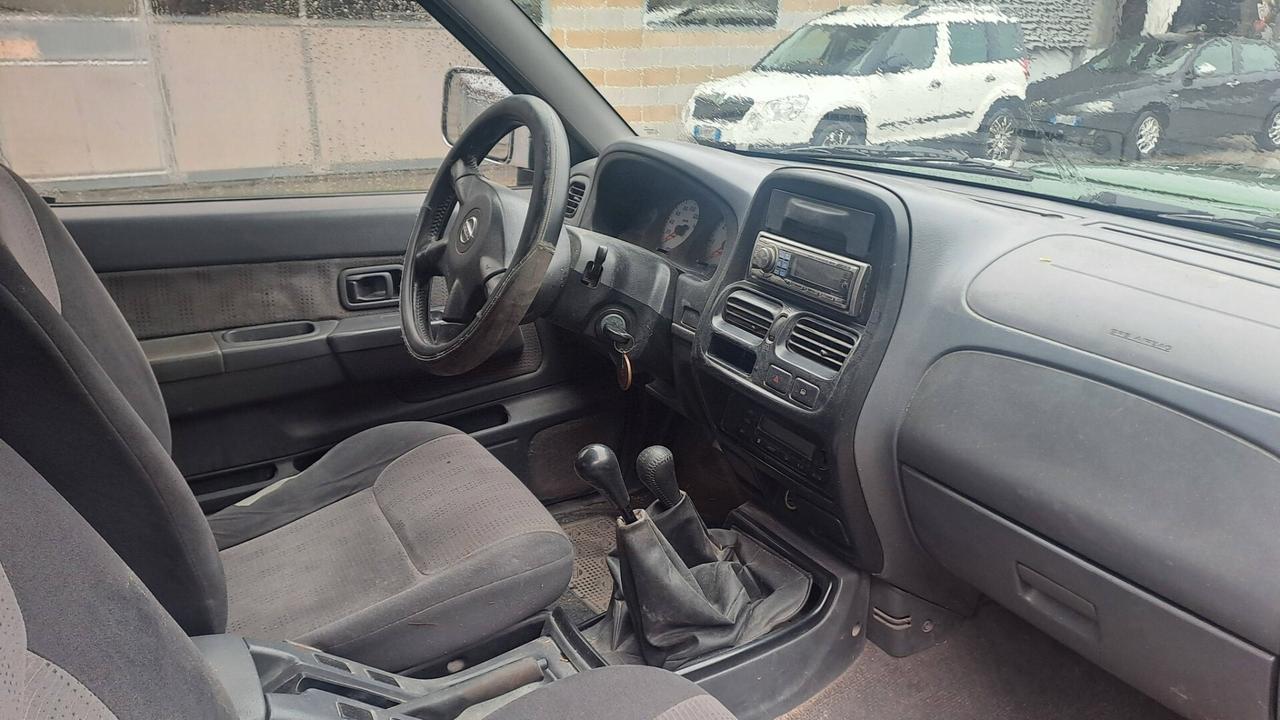 Nissan NAVARA Pick Up CABINASINGOLA