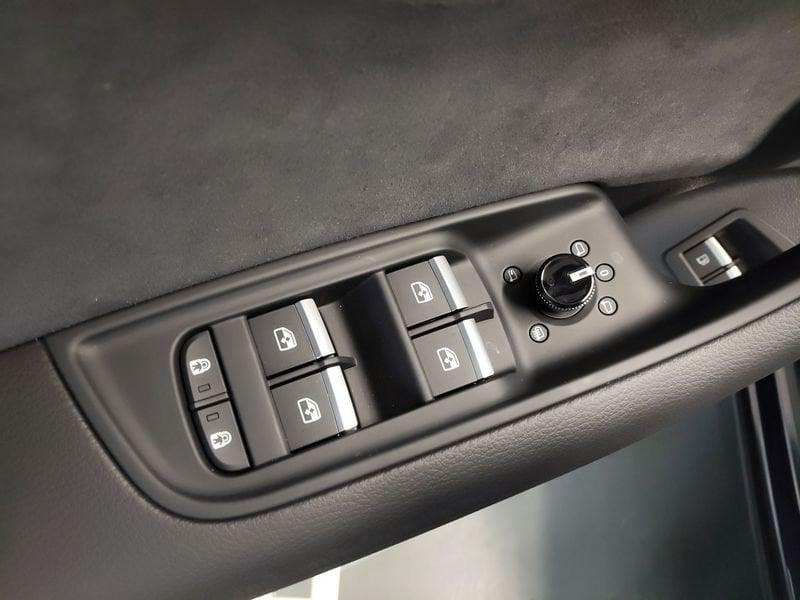 Audi Q8 SUV 55 TFSI e quattro tiptronic S line edition