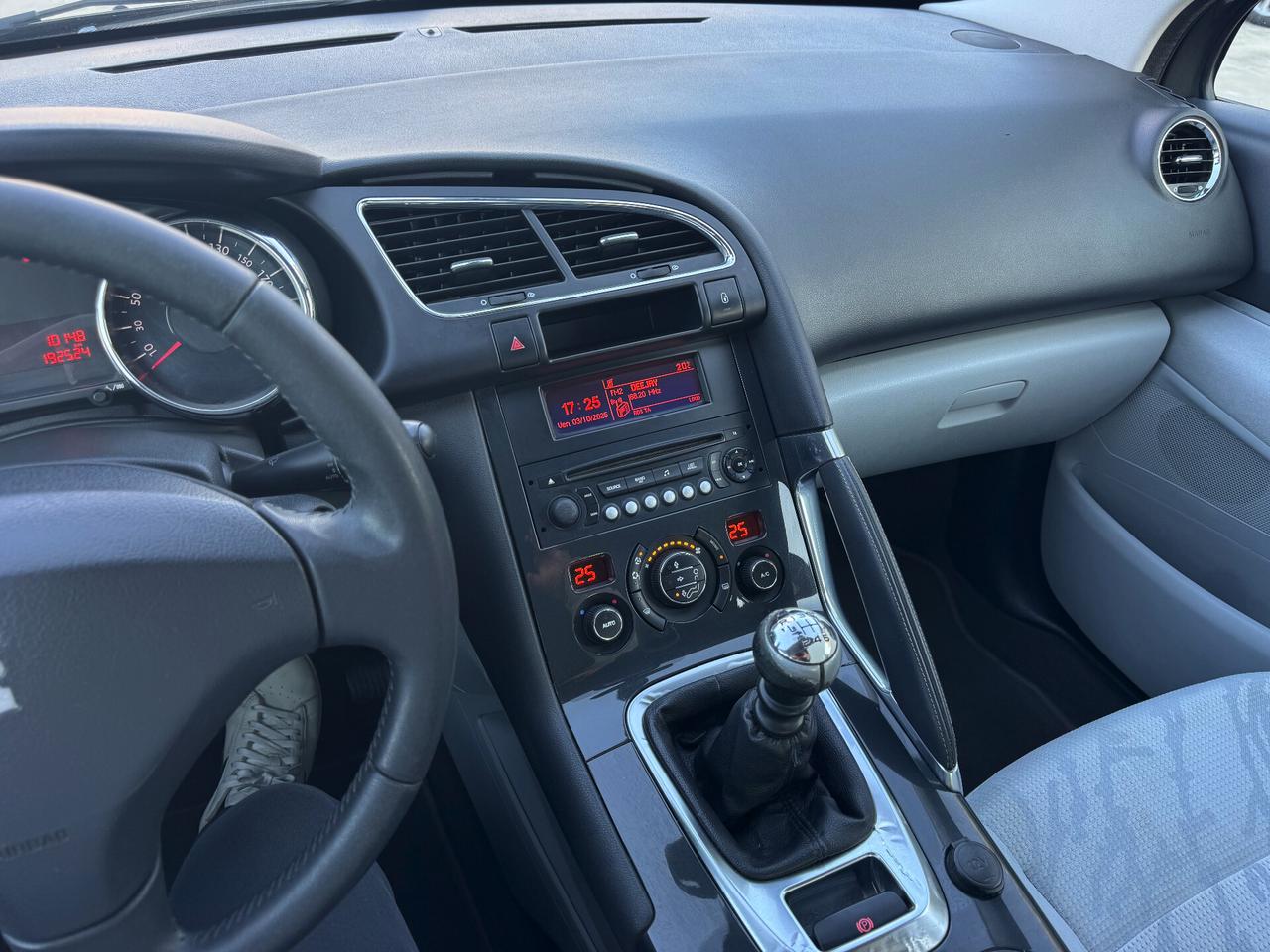 Peugeot 3008 1.6 HDi 115CV Business