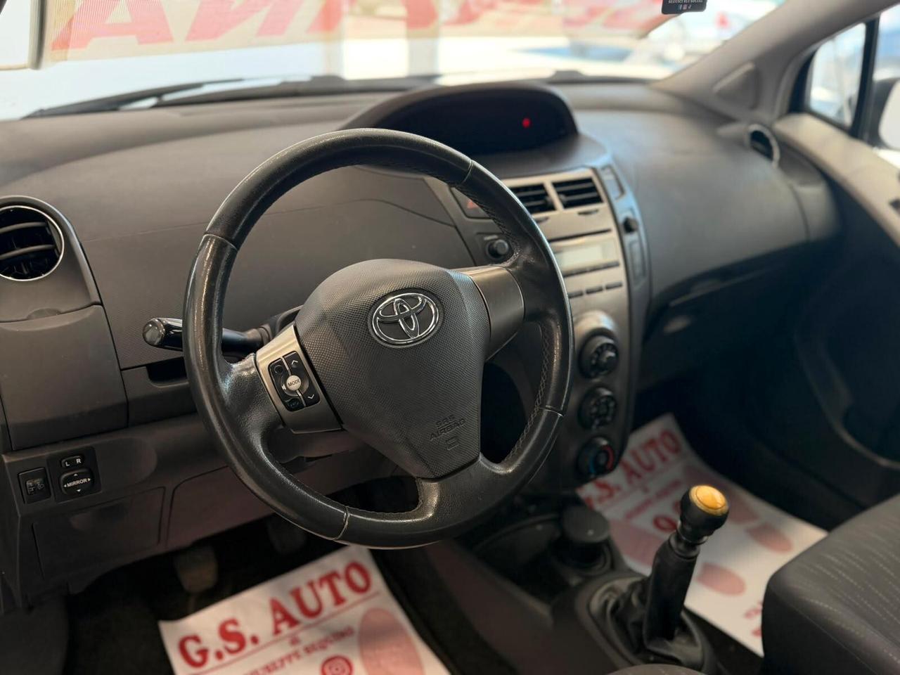 Toyota Yaris 1.3 5 porte benzina 2010