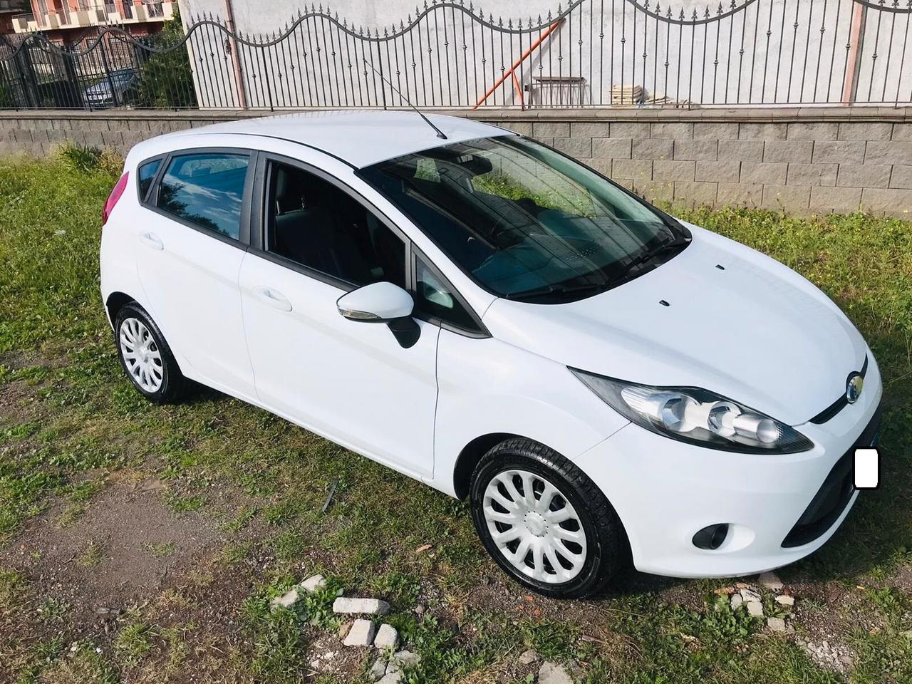 Ford Fiesta 1.4TDCI NEOPATENTATI CHIAMA