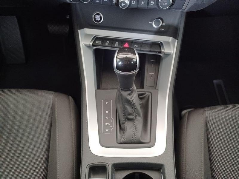 Audi Q3 II 2018 Diesel 40 2.0 tdi S line edition quattro 200cv s-troni
