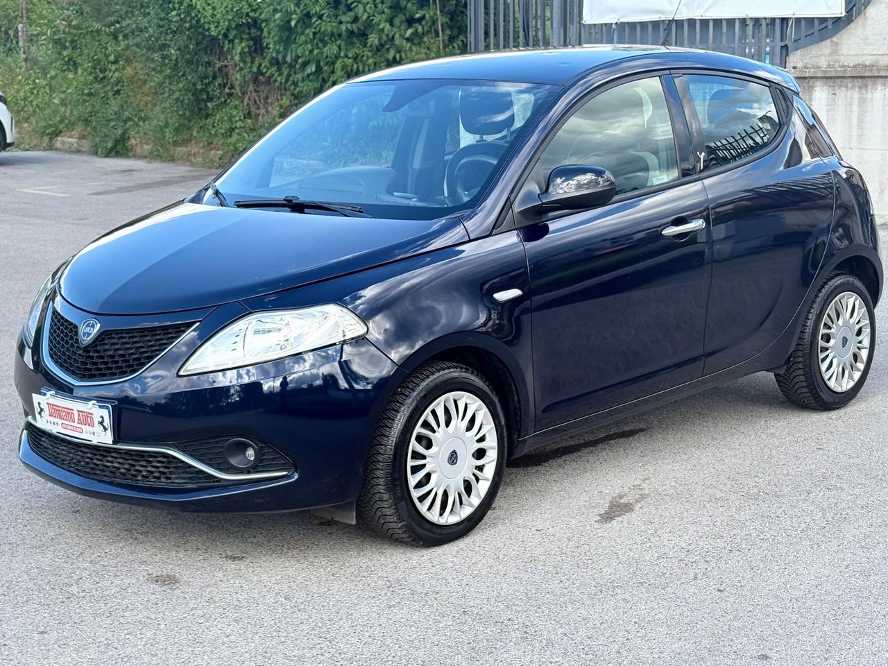 Lancia Ypsilon 1.2 69 CV 5P Gold UCONNECT Blue&Me