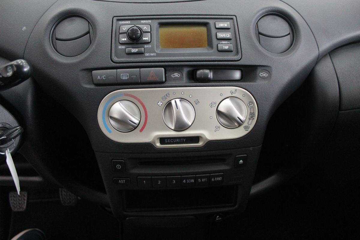 TOYOTA - Yaris - 16V 5 porte '03