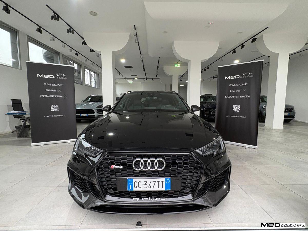 AUDI - RS4