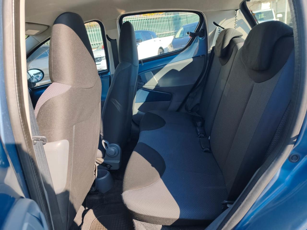 Toyota Aygo 1.0 12V VVT-i 5 porte Sol