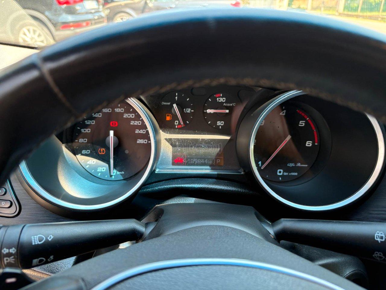 Alfa Romeo Giulietta 1.6 jtdm Super 120cv tct AUTOMATICO OK NEOPATENTATO