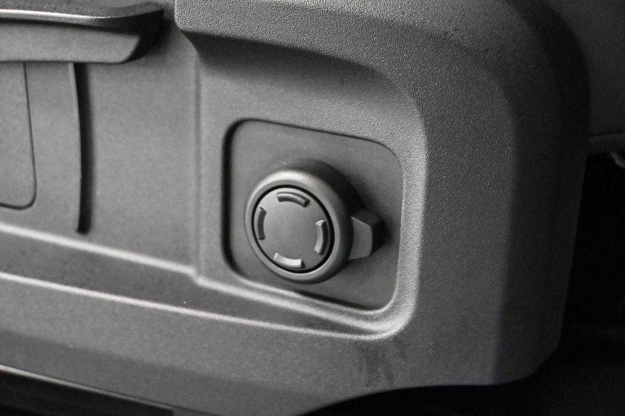 LAND ROVER Defender (2019) Defender 110 3.0D I6...