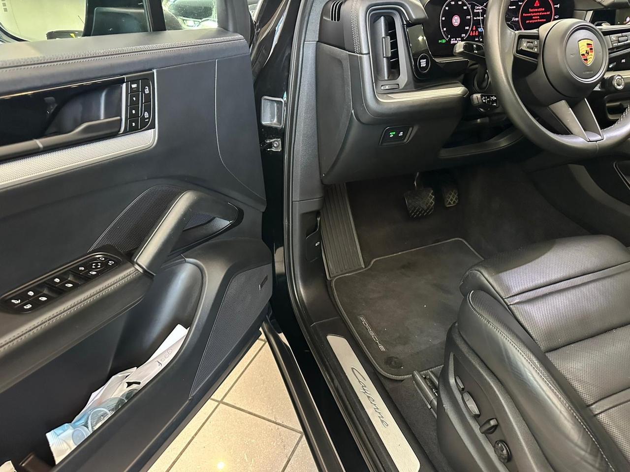 Porsche Cayenne 3.0 V6 E-Hybrid Platinum Edition